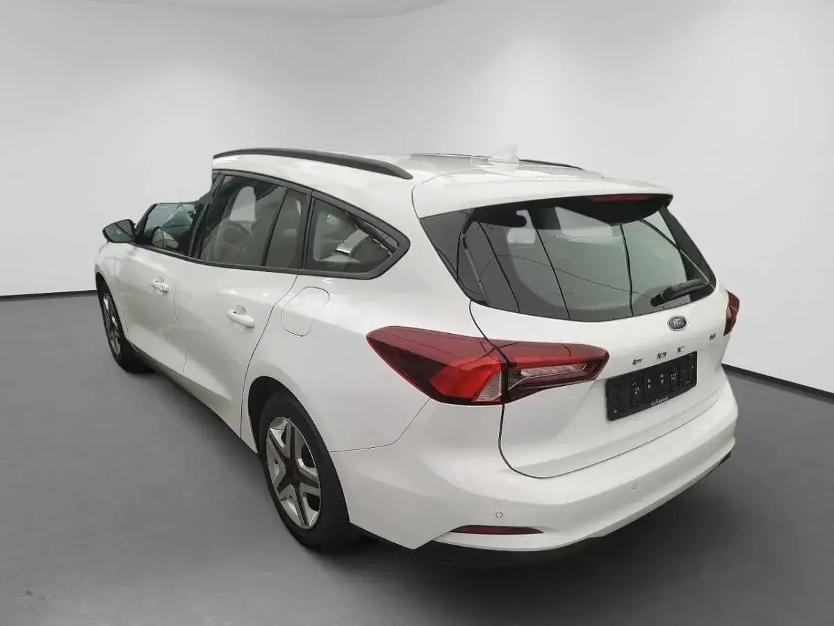 Gebraucht Ford Focus Cool & Connect 120 PS (88 kW) 2022 Weiß Kombi