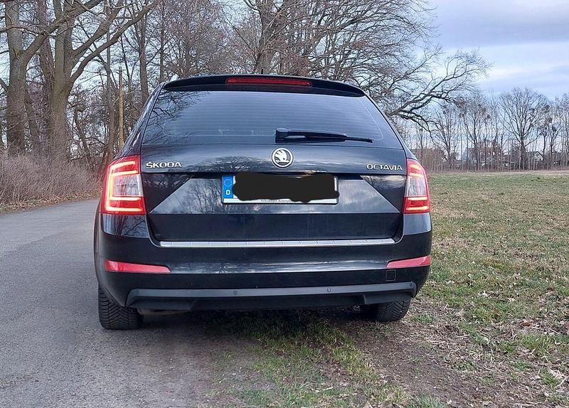Gebraucht Skoda Octavia Elegance 179 PS (131 kW) 2013 Schwarz Kombi