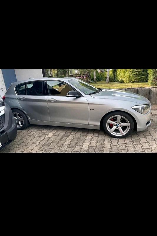 Silber Gebraucht 2012 BMW 116 Sport Line Kleinwagen | 3.500 € (Superpreis) - Bild 1/4