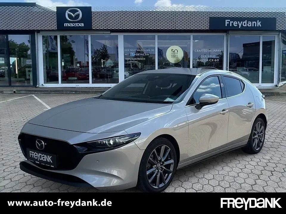 Używany Mazda 3 Selection 186 KM (136 kW) 2022