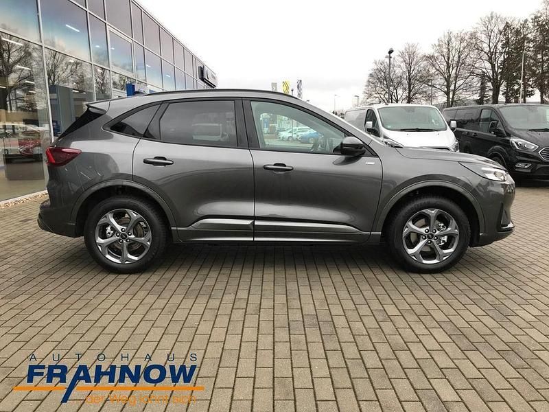 Neu Ford Kuga ST-Line 151 PS (111 kW) 2025 Grau SUV