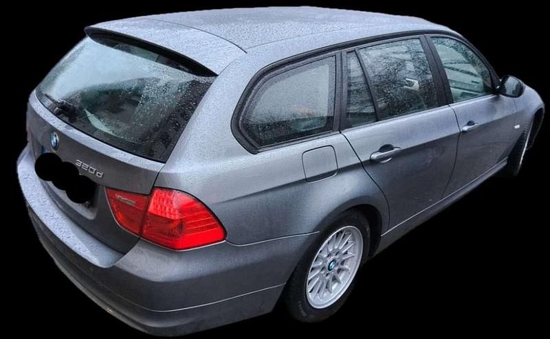 Gebraucht BMW 320 177 PS (130 kW) 2010 Grau Kombi