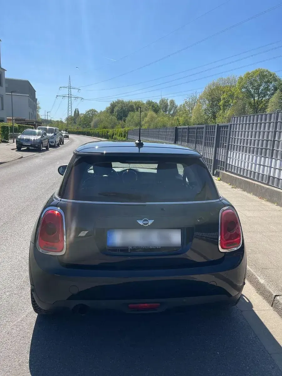 Usado Mini ONE 75 CV (55 kW) 2018 Negro Utilitario