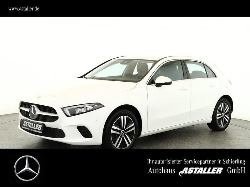 Gebraucht Mercedes A250 Progressive 159 PS (116 kW) 2021 Unilack polarweiß Limousine