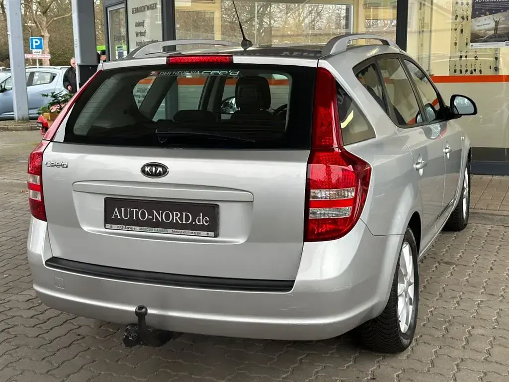 Gebraucht Kia Ceed EX 122 PS (89 kW) 2009 Silber Kleinwagen