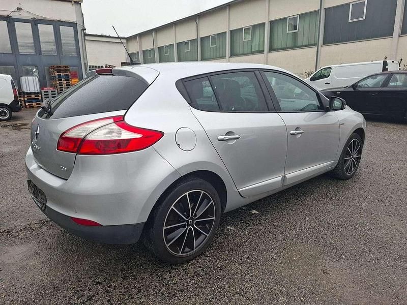 Gebraucht Renault Mégane Bose Edition 116 PS (85 kW) 2013 Platingrau Limousine
