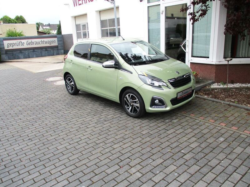 Grün Gebraucht 2021 Peugeot 108 Collection Kleinwagen | 11.790 € (Fairer Preis) - Bild 1/4