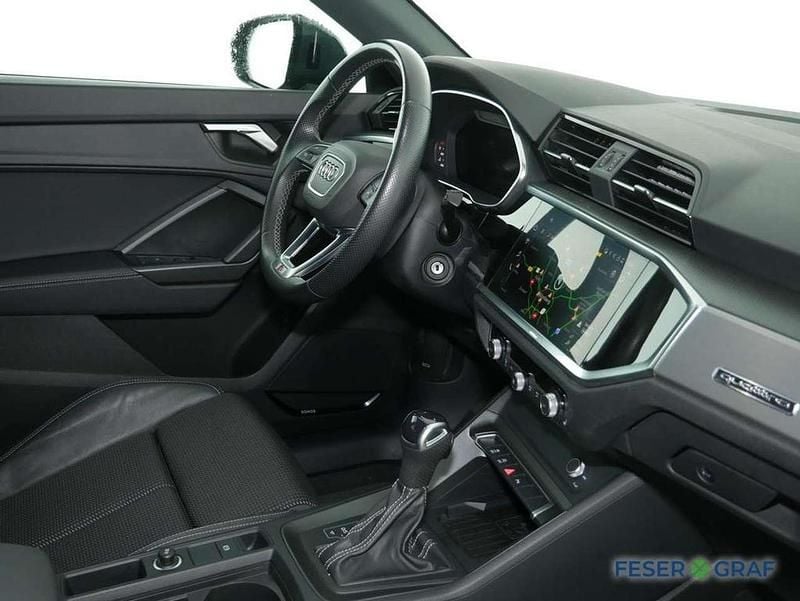 Second-hand Audi Q3 Business 150 CP (110 kW) 2023 Gri SUV