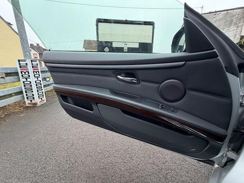 Gebraucht BMW 325 218 PS (160 kW) 2010 Silber Coupé