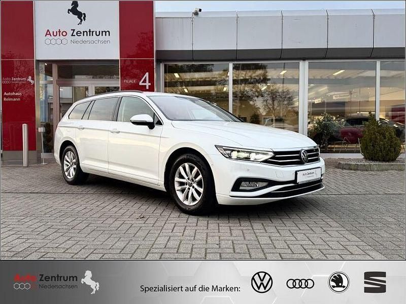 Oryx white motherofpearl eff Gebraucht 2022 VW Passat Business Kombi | 22.970 € (Fairer Preis) - Bild 1/4