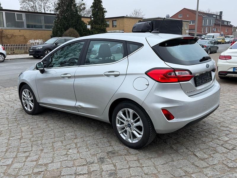 Gebraucht Ford Fiesta Titanium 75 PS (55 kW) 2022 Silber Kleinwagen