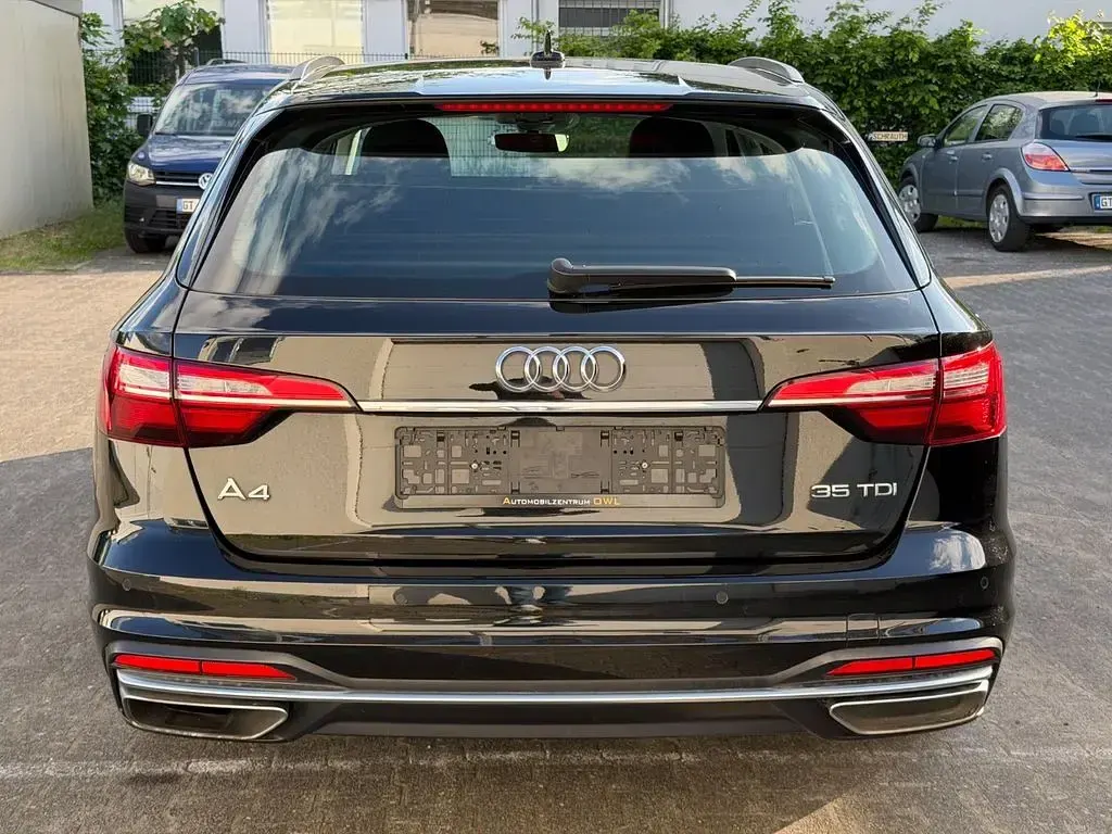 Gebraucht Audi A4 Advanced 163 PS (119 kW) 2023 Schwarz Kombi