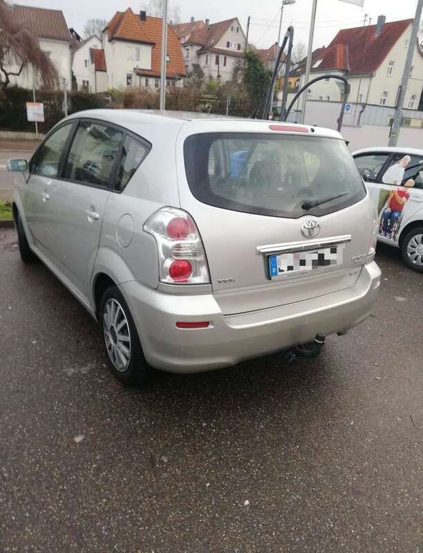 Gebraucht 2009 Toyota Corolla Verso Van / Kleinbus | 3.200 € (Guter Preis) - Bild 1/4