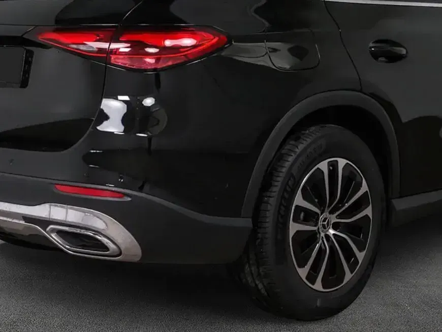 Gebraucht Mercedes GLC200 Avantgarde 204 PS (150 kW) 2025 Obsidianschwarz metallic SUV