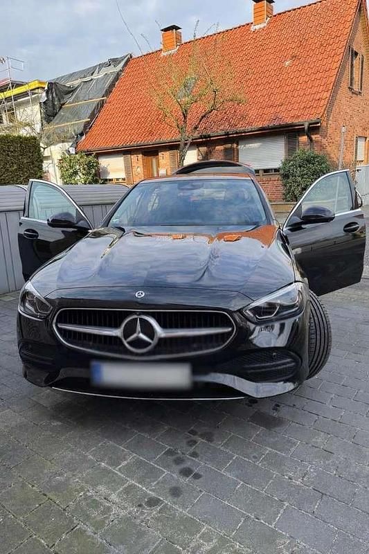 Second-hand Mercedes C180 122 CP (89 kW) 2023 Berlinǎ