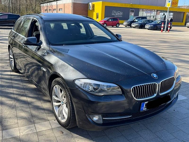 Gebraucht BMW 520 184 PS (135 kW) 2011 Grau Kombi
