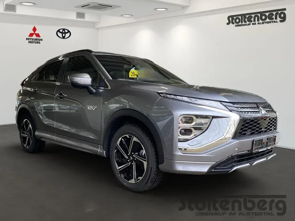Gebraucht Mitsubishi Eclipse Cross Plus 98 PS (72 kW) 2023 Platinumgrau (m) SUV