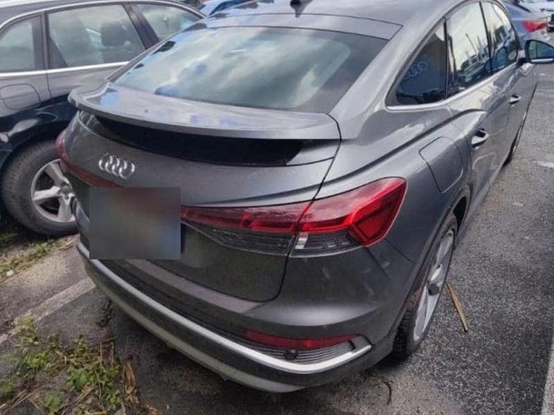 Gebraucht Audi e-tron Sportback S-Line 210 kW (286 PS) 2024 Taifungrau (metallic) SUV