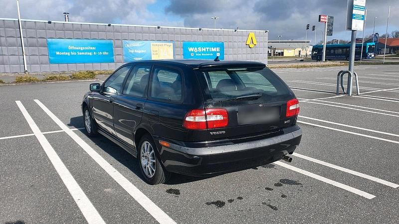Occasion Volvo V40 122 ch (89 kW) 2001 Noir Break