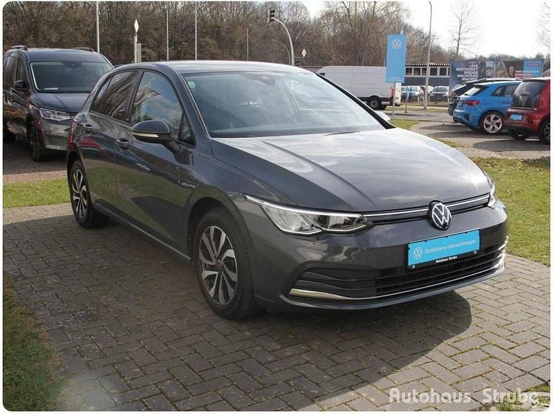 Gebraucht VW Golf VIII Active 131 PS (96 kW) 2023 Grau Limousine
