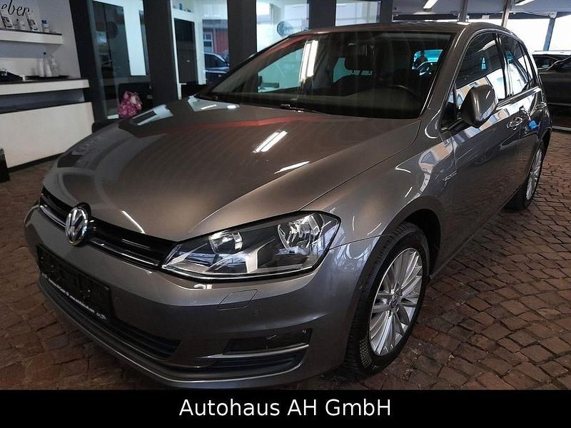 Grau Gebraucht 2015 VW Golf VII Cup Limousine | 9.500 € (Guter Preis) - Bild 1/4