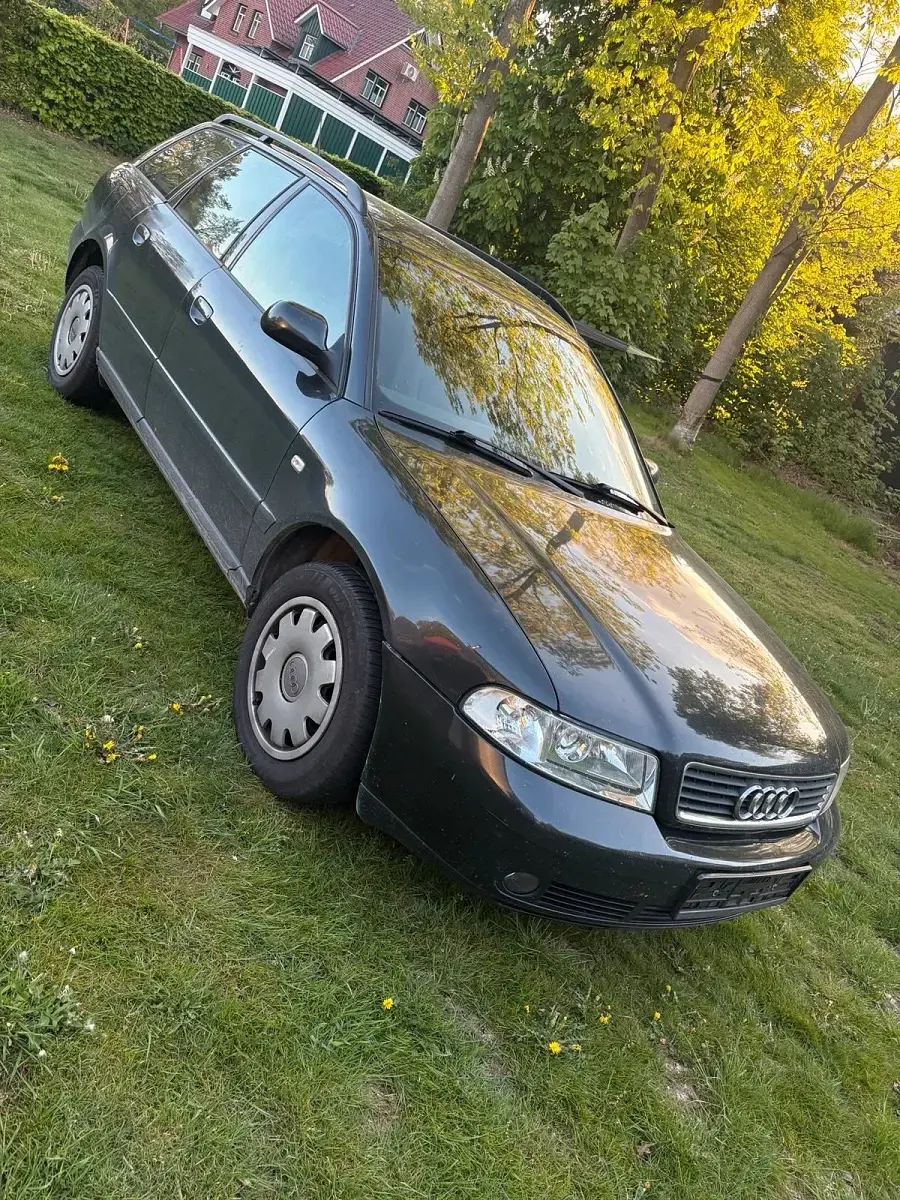Gebraucht Audi A4 110 PS (80 kW) 1999 Schwarz Kombi