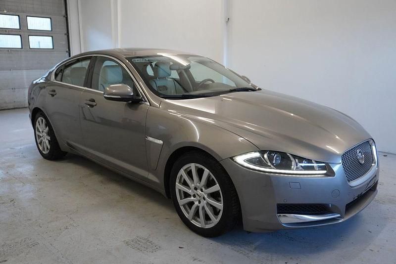Gebraucht Jaguar XF Portfolio 275 PS (202 kW) 2012 Grau Limousine