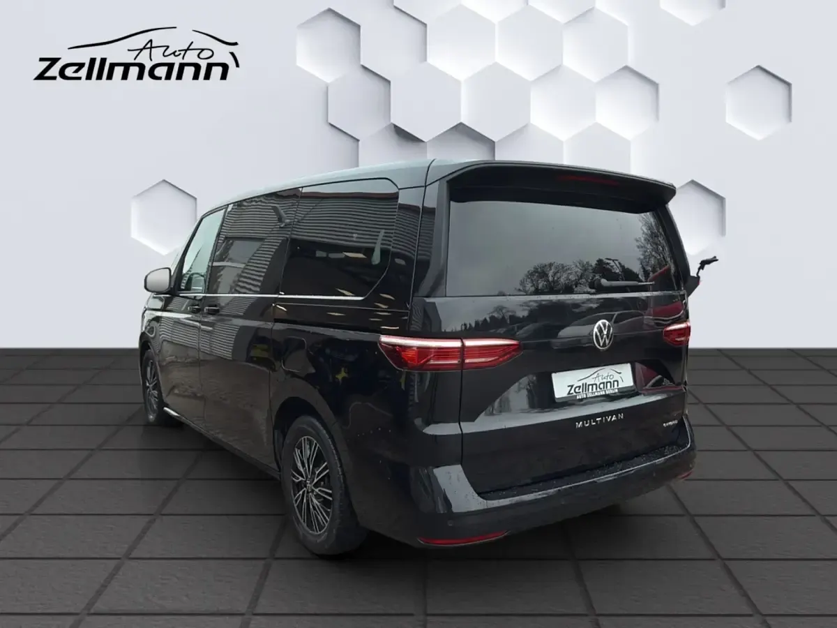 Usado VW Multivan Life 150 HP (110 kW) 2022 Preto Monovolume