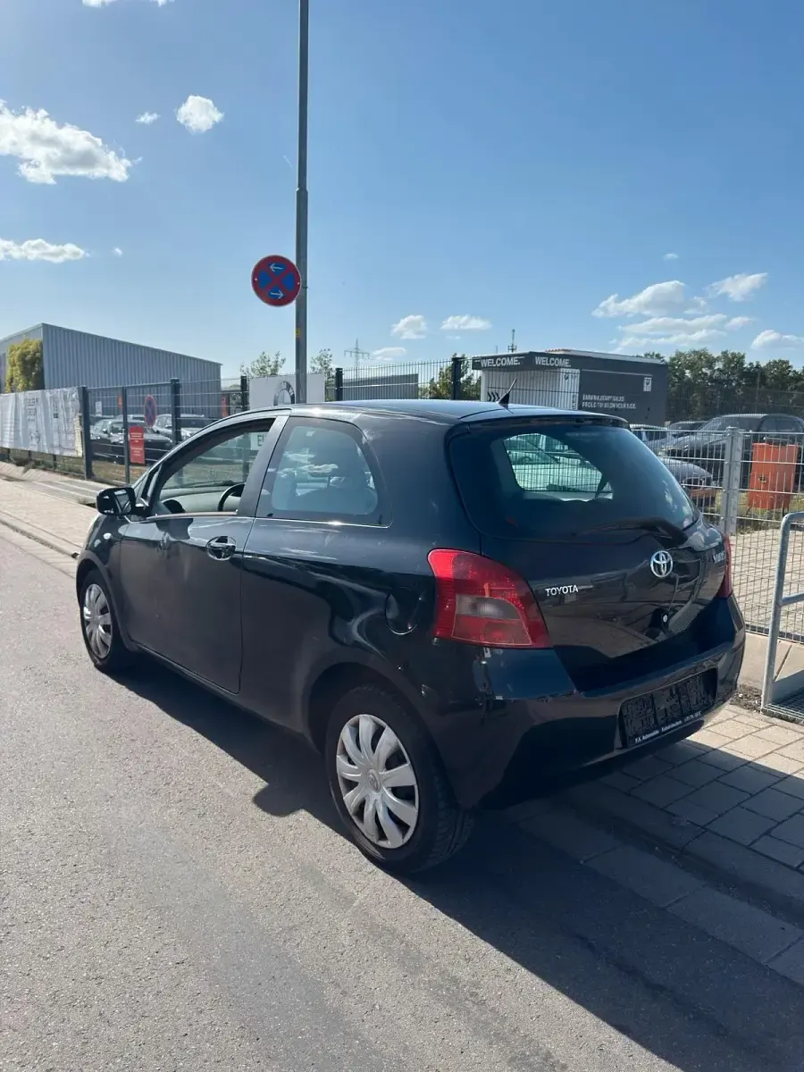 Gebraucht Toyota Yaris 87 PS (63 kW) 2008 Schwarz Kleinwagen