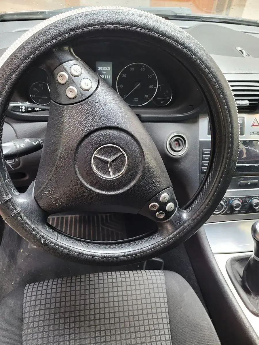 Gebraucht Mercedes C180 143 PS (105 kW) 2006 Schwarz Coupé