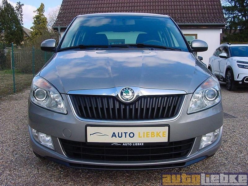 Gebraucht Skoda Fabia Style 86 PS (63 kW) 2012 Cappuccinobeigemetallic Limousine