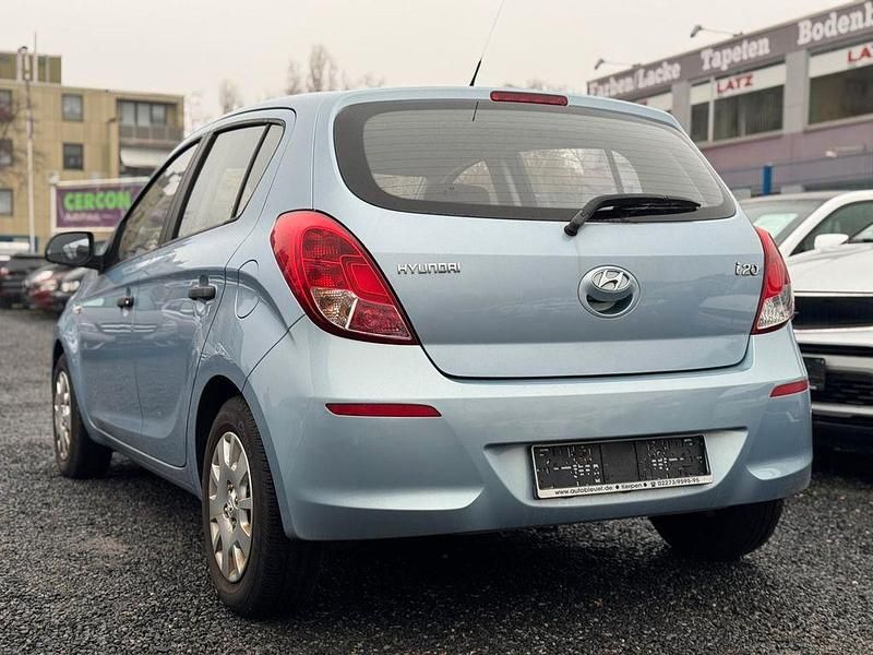 Gebraucht Hyundai i20 86 PS (63 kW) 2012 Blau Limousine