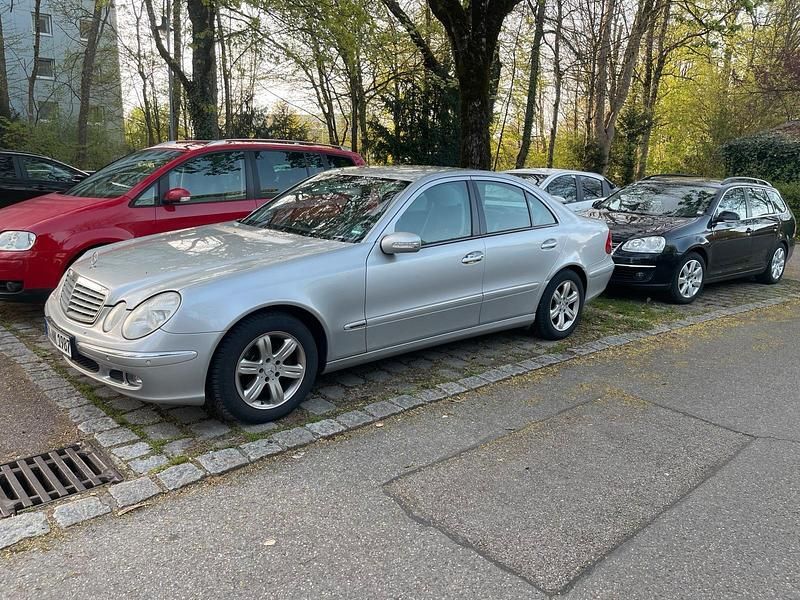 Gebraucht Mercedes 220 150 PS (110 kW) 2004 Silber Limousine