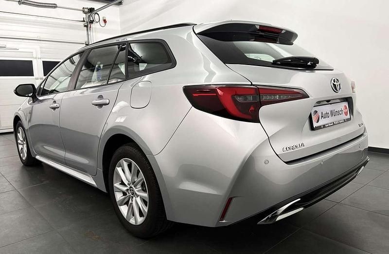 Gebraucht Toyota Corolla 140 PS (102 kW) 2025 Silber Kombi