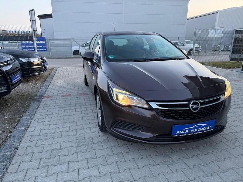 Gebraucht Opel Astra Edition 125 PS (91 kW) 2016 Braun Limousine