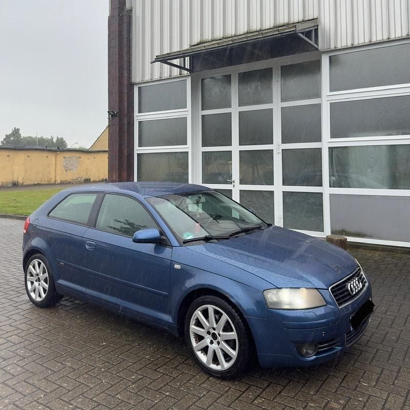 Blau Gebraucht 2003 Audi A3 S-Line Kleinwagen | 890 € (Superpreis) - Bild 1/4
