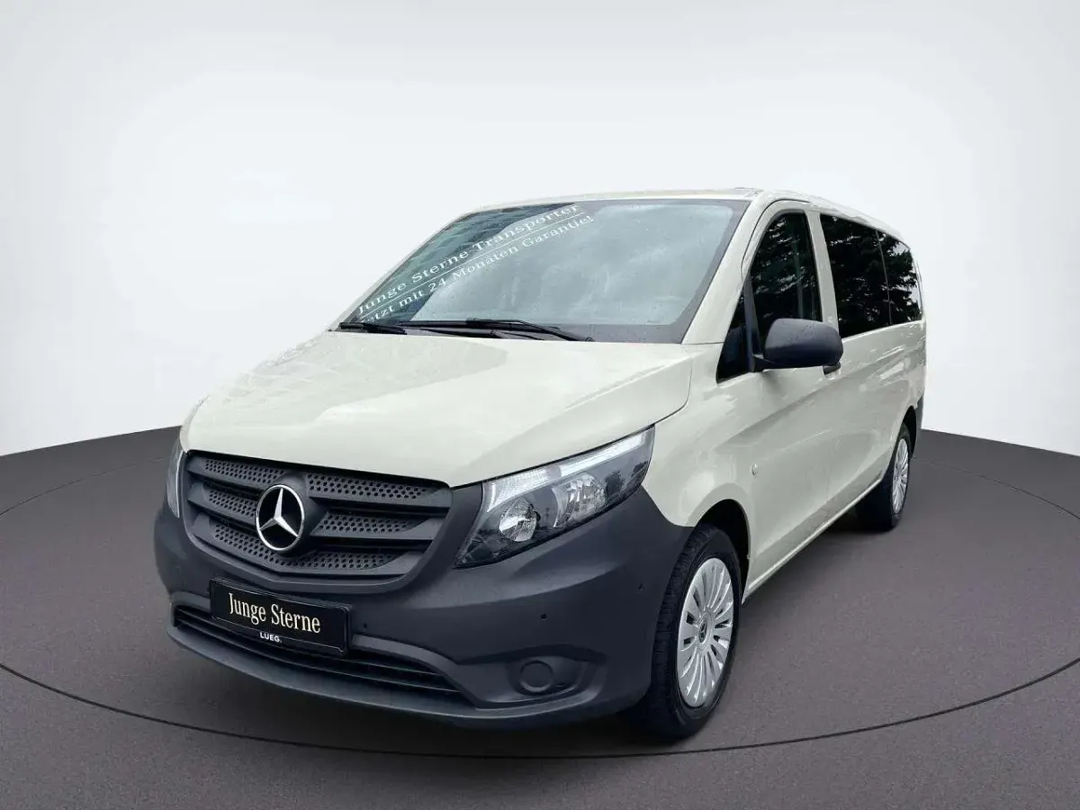 Gebraucht Mercedes Vito 190 PS (139 kW) 2023 Kieselgrau Van