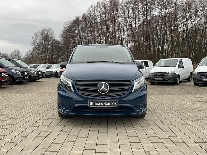 Gebraucht Mercedes Vito 190 PS (139 kW) 2023 Navyblau Van