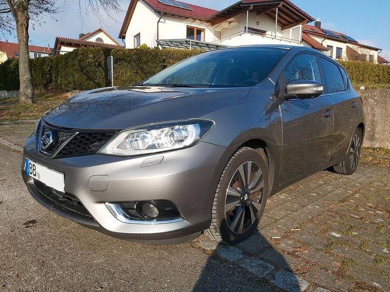 Silber Gebraucht 2015 Nissan Pulsar Tekna Limousine | 5.400 € (Fairer Preis) - Bild 1/4