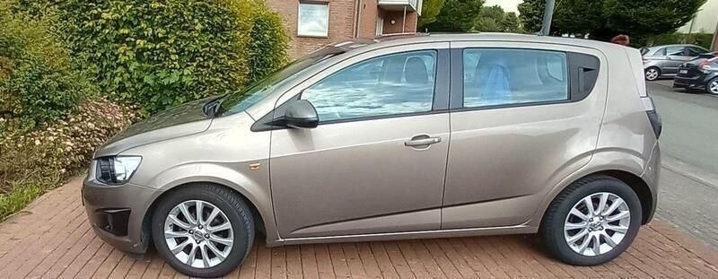 Braun Gebraucht 2013 Chevrolet Aveo LTZ Kleinwagen | 3.400 € (Guter Preis) - Bild 1/4