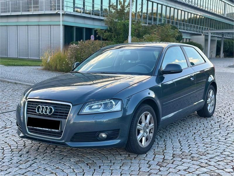 Grau Gebraucht 2009 Audi A3 Ambition Limousine | 3.800 € (Guter Preis) - Bild 1/4