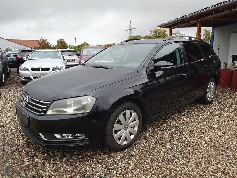 Schwarz Gebraucht 2011 VW Passat Trendline Kombi | 4.200 € (Guter Preis) - Bild 1/4