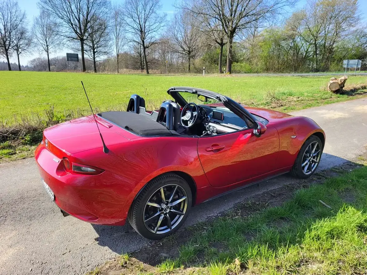 Gebraucht Mazda MX5 Sports-Line 160 PS (117 kW) 2015 Rot Cabrio