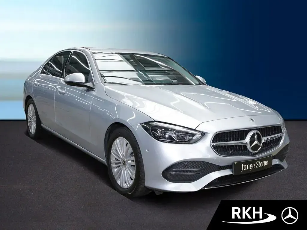 Gebraucht Mercedes C180 170 PS (125 kW) 2025 Silber Limousine