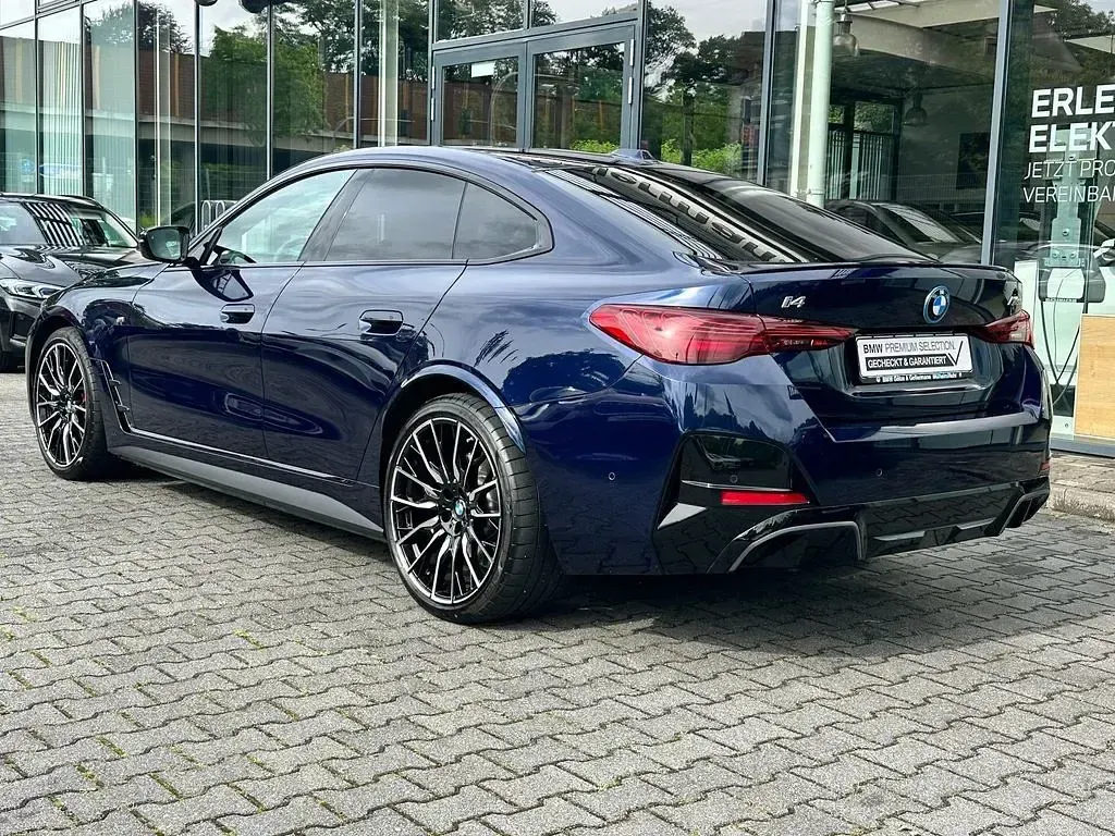 Gebraucht BMW i4 M Sport 400 kW (544 PS) 2025 Bmw individual tansanitblau Limousine