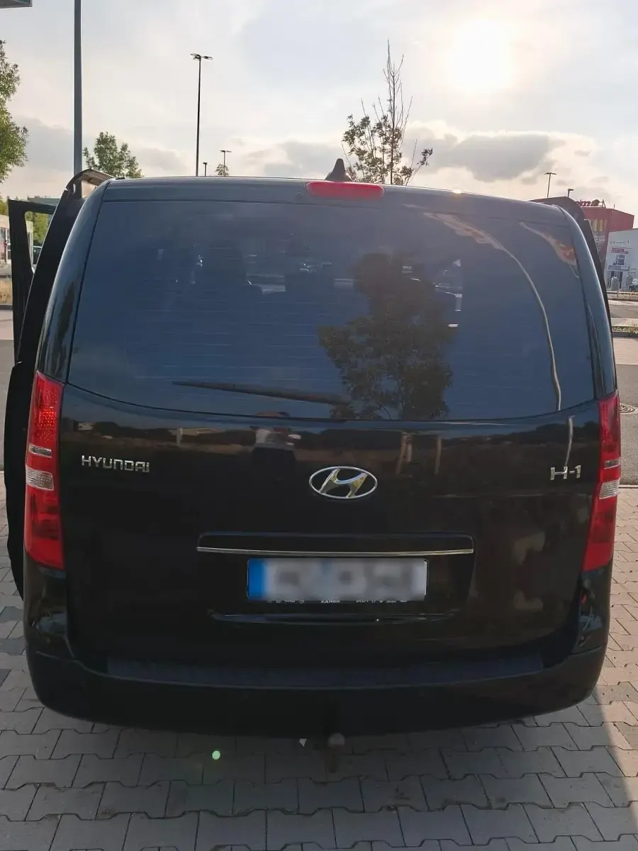 Gebraucht Hyundai H-1 170 PS (125 kW) 2019 Schwarz Van / Kleinbus