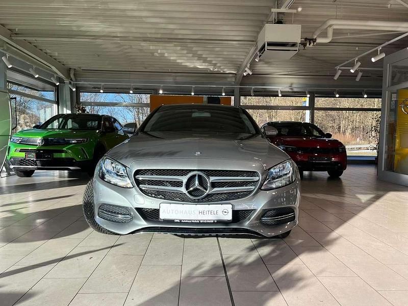 Gebraucht Mercedes C220 170 PS (125 kW) 2014 Palladiumsilber Limousine