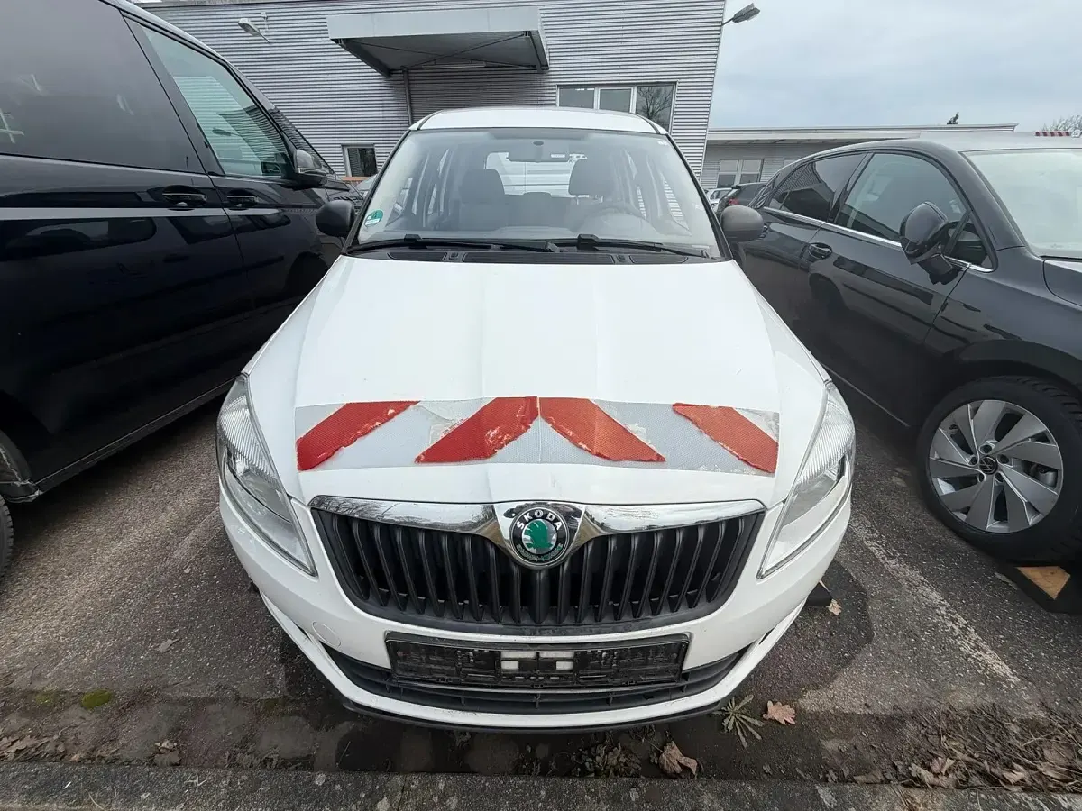 Gebraucht Skoda Roomster 69 PS (50 kW) 2011 Weiß Van / Kleinbus