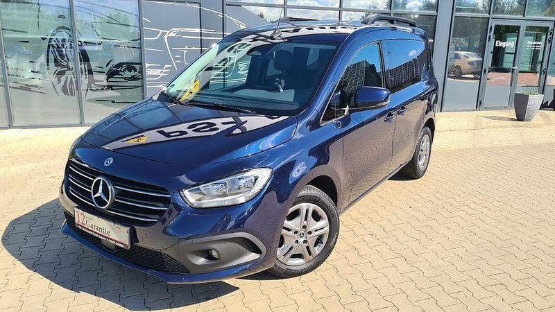 Blau Gebraucht 2023 Mercedes T160 Van / Kleinbus | 21.790 € (Fairer Preis) - Bild 1/4