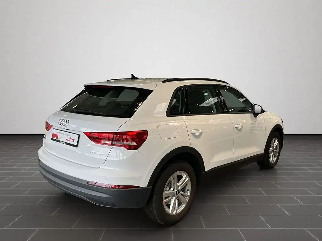 Gebraucht Audi Q3 Advanced 150 PS (110 kW) 2023 Arkonaweiß (metallic) SUV